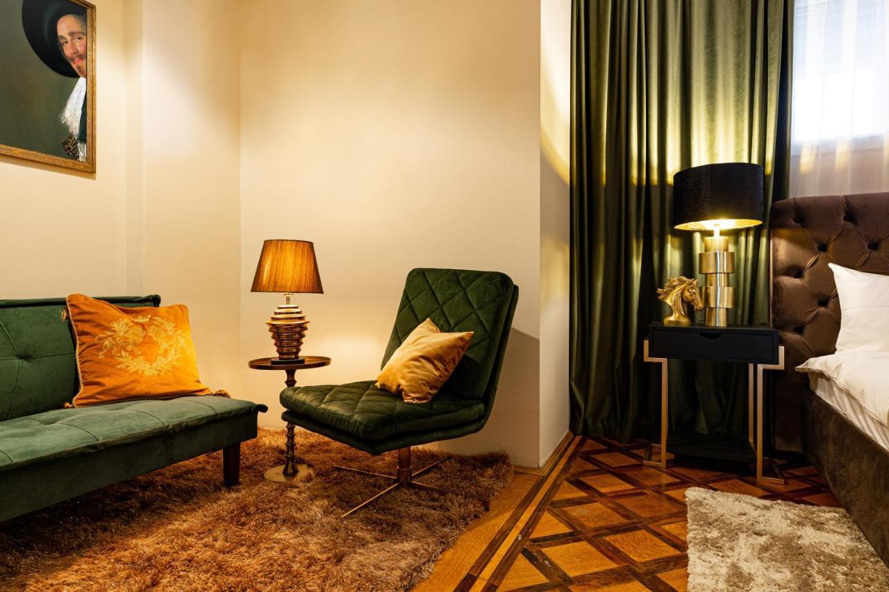 Qult - The Renaissance Affair Apartment Bucureşti Exterior foto